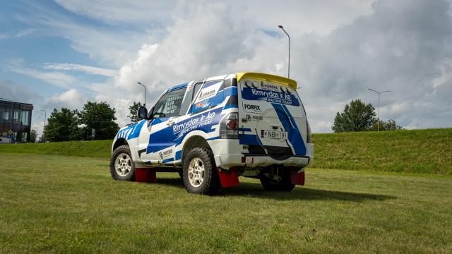 Mitsubishi Pajero T2 - Image 4