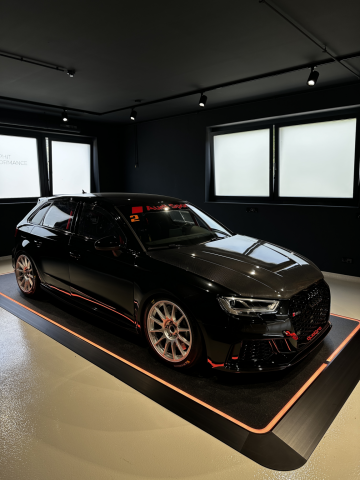 Audi RS3 Sportback 2,5 TFSI quattro S-tronic TRACKTOOL - Image 2