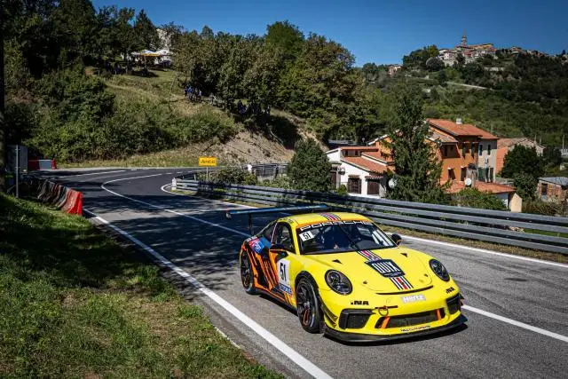 Porsche 911 GT3 Cup - Image 4