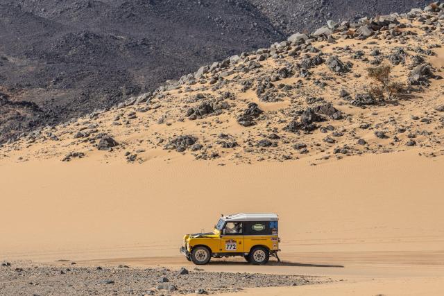 Land Rover S II A - Image 2