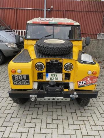 Land Rover S II A - Image 7