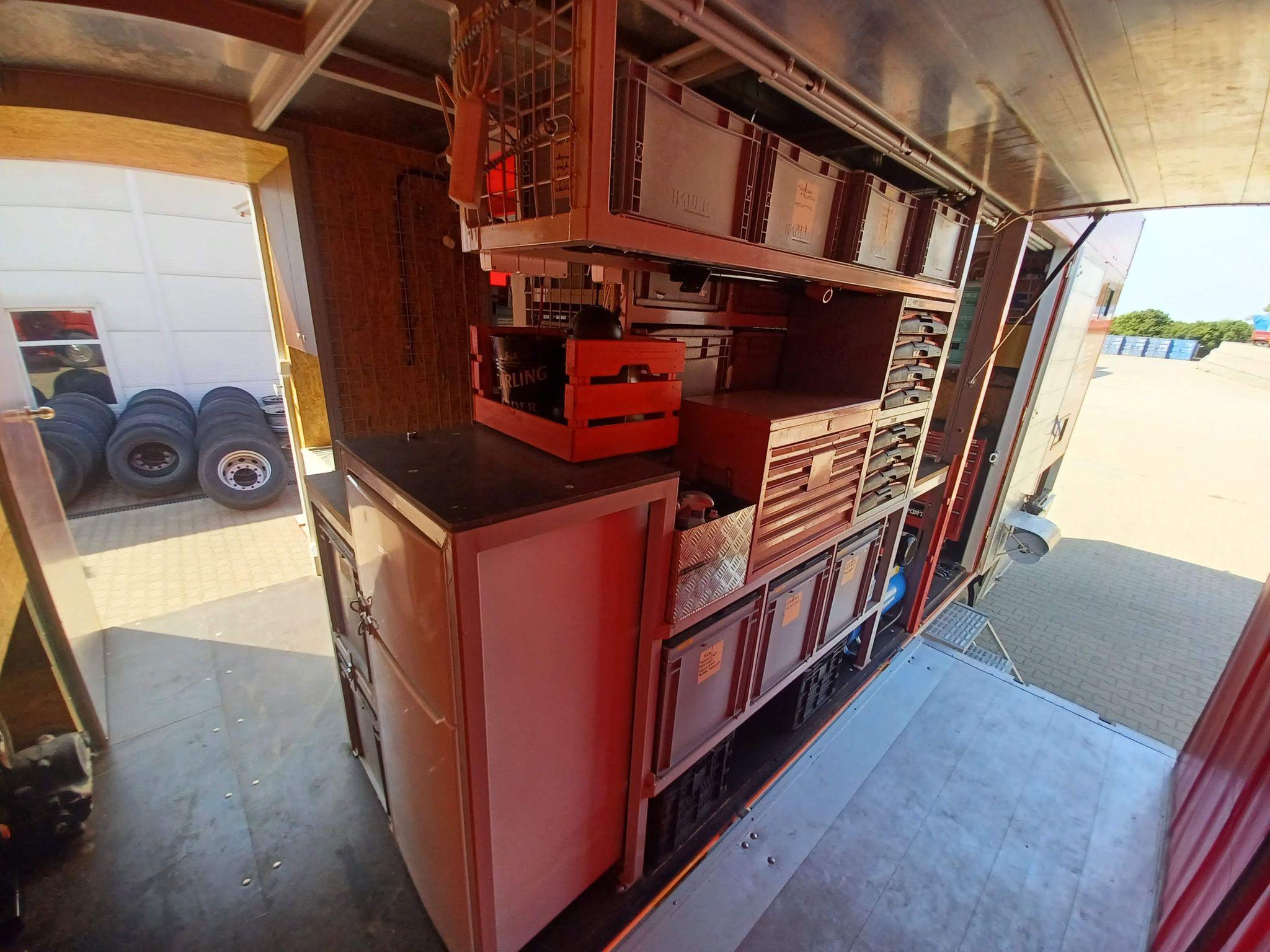 Scania 6×4 NGS service truck - 10