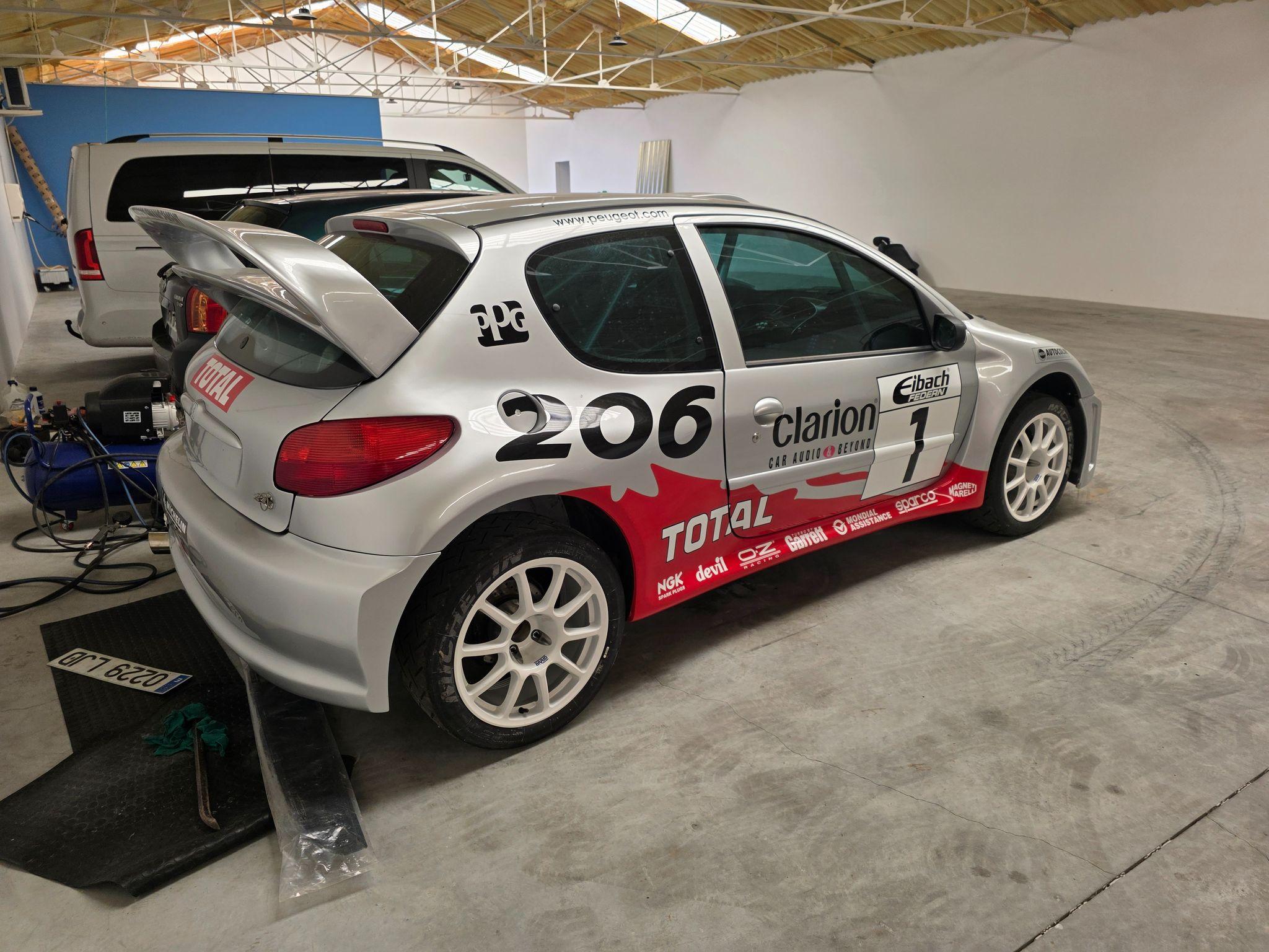 Peugeot 206 RC replica - 4