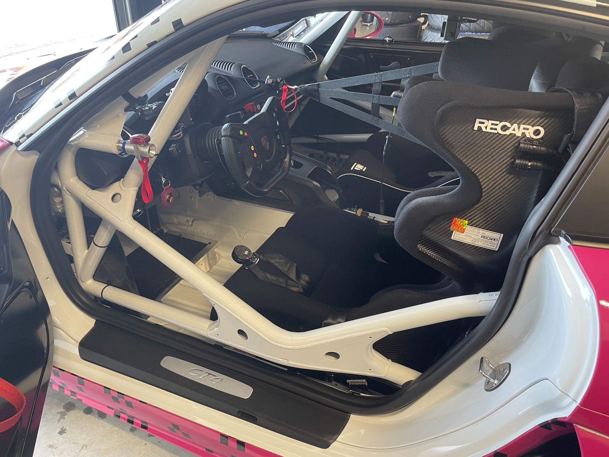 PORSCHE CAYMAN GT4 RS Clubsport - 3