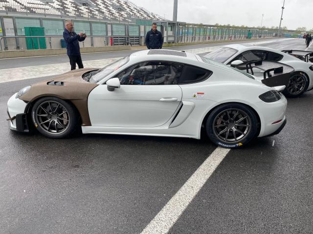 PORSCHE CAYMAN GT4 RS Clubsport - Image 9