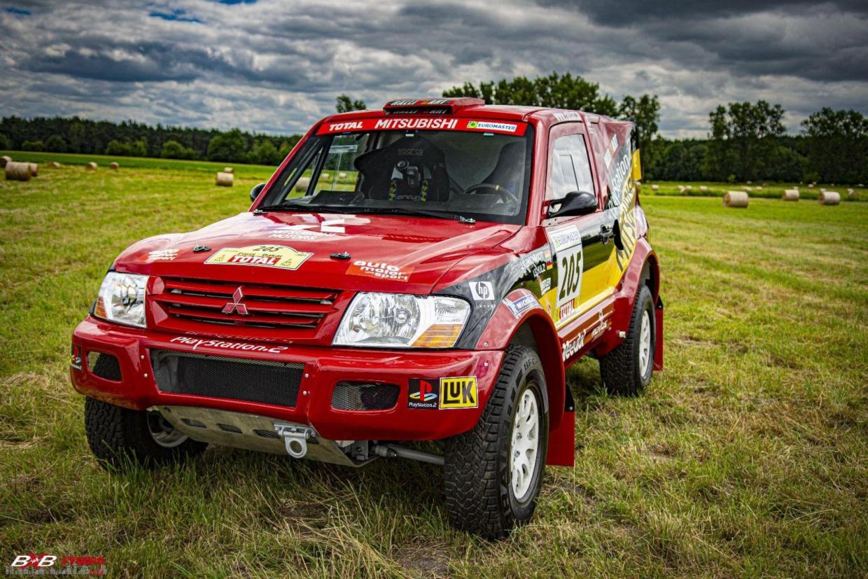 MITSUBISHI PAJERO III 3.2 DID T1 DAKAR CLASSIC 2025 - Image 2