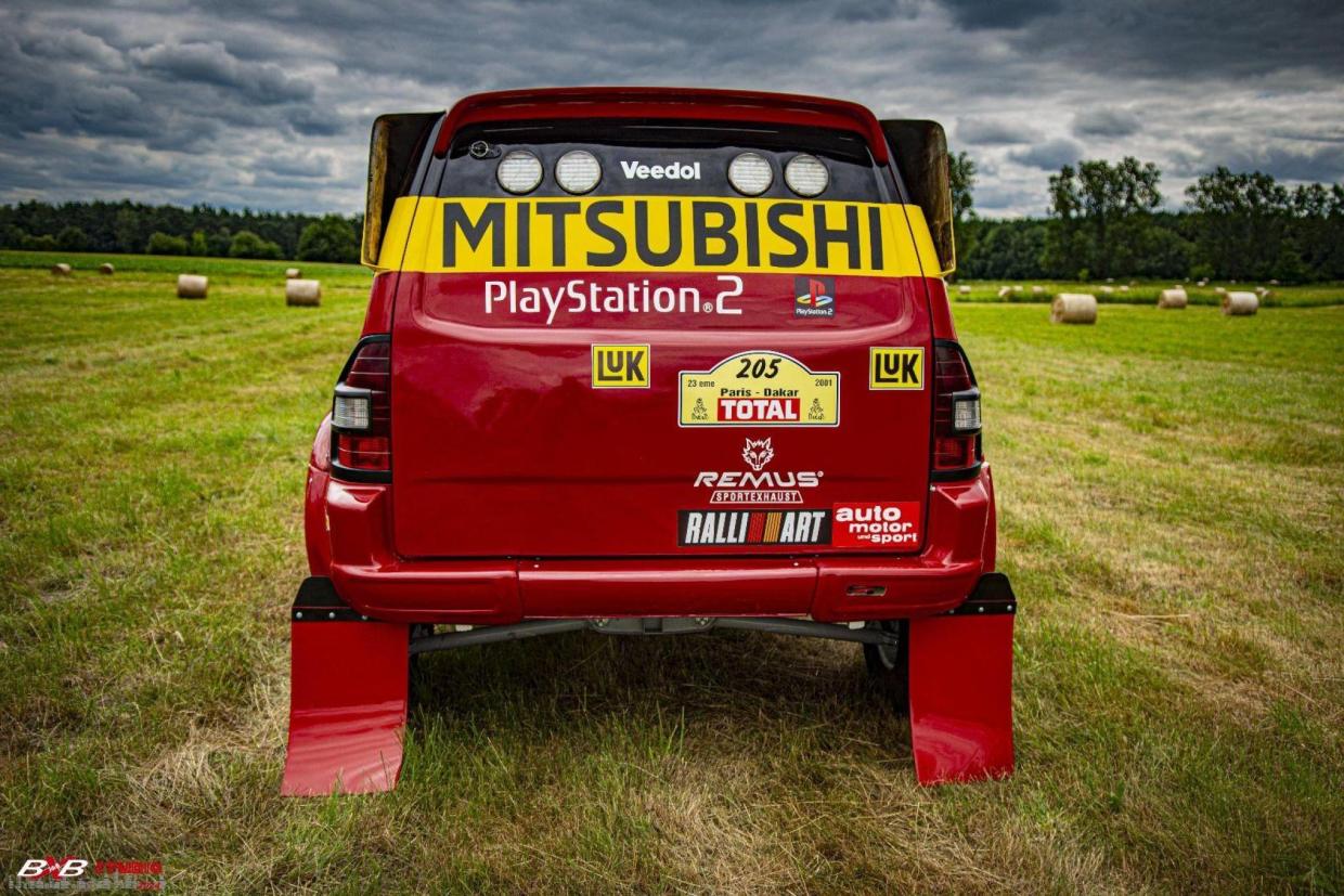 MITSUBISHI PAJERO III 3.2 DID T1 DAKAR CLASSIC 2025 - Image 4