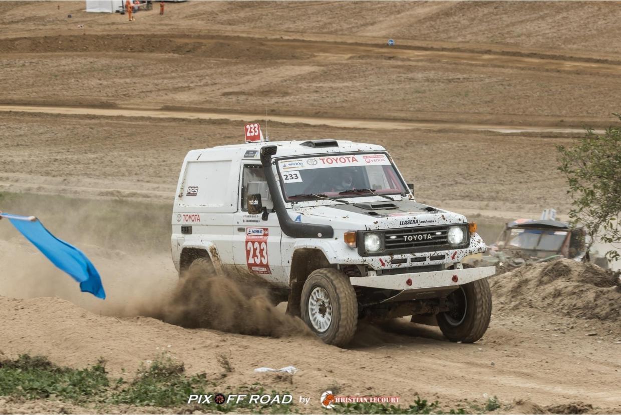 Toyota HZJ 73