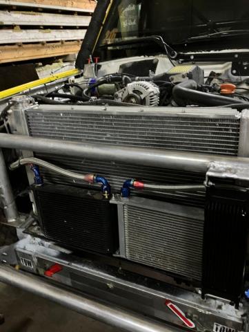 Land Rover Discovery v8 - Image 3
