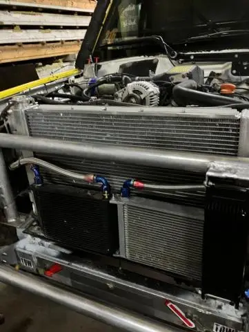 Land Rover Discovery v8 - Image 3