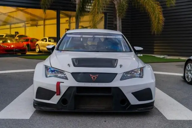 CUPRA LEÓN TCR 350 hp