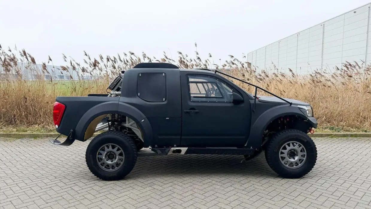 Red-Lined VK56 - Image 3