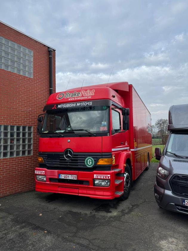 Kamion za motosport – Mercedes | Bivši Mitsubishi tim - Slika 1
