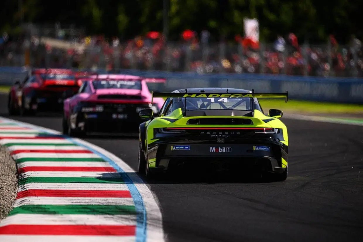 2024 992.1 Porsche 911 GT3 Cup - Obrázek 9