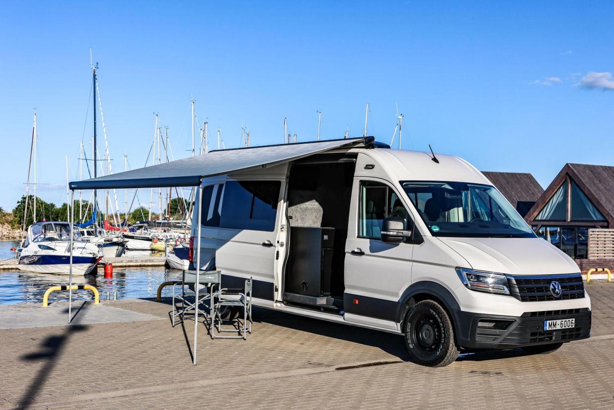 Professionally build Service/Hospitality van - Image 2