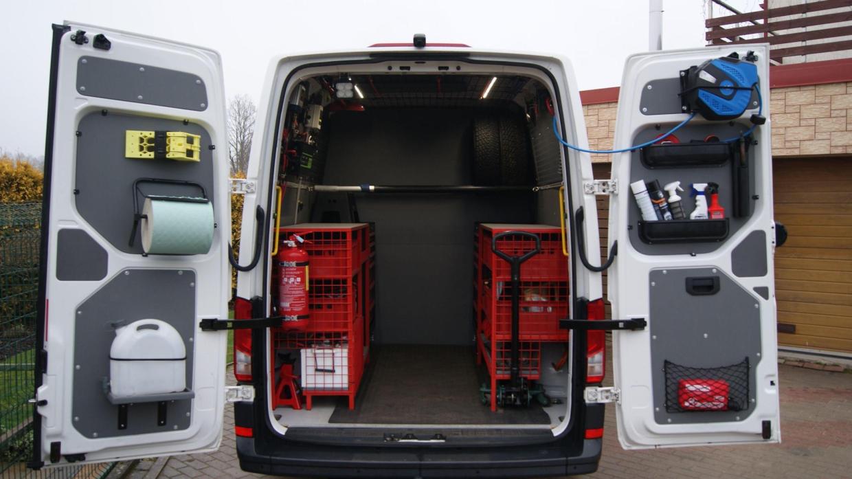 Professionally build Service/Hospitality van - Image 8
