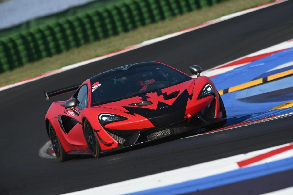 McLaren 570S GT4 / Trophy #151 – Kompletny pakiet wyścigowy GT