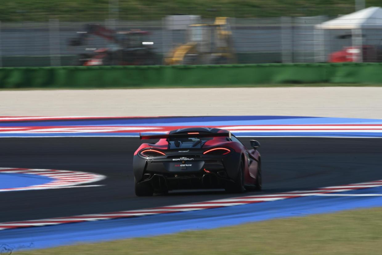 McLaren 570S GT4 / Trophy #151 – Complete GT Racing Turnkey Package - Image 3