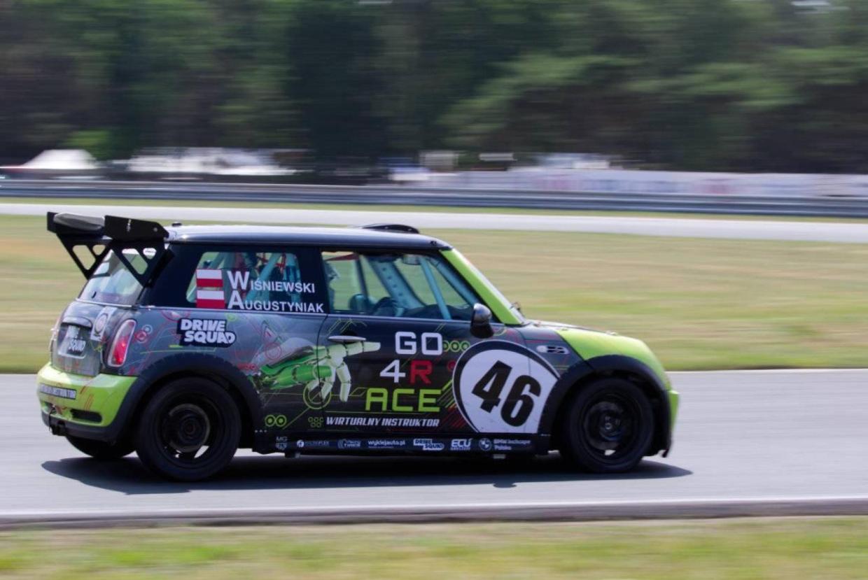 MINI Cooper S R53 – 205 k / ZÁVODNÍ VOZIDLO / TRACK DAY / Ecumaster / Vstup do motorsportu