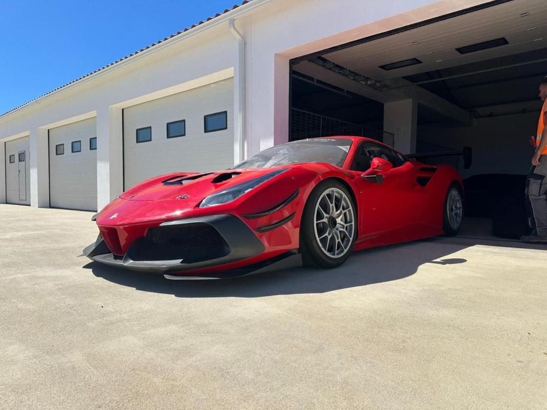 Ferrari 488 Challenge EVO