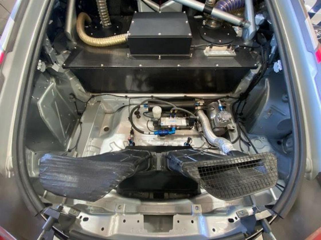 Mercedes-AMG GT4 - Image 3