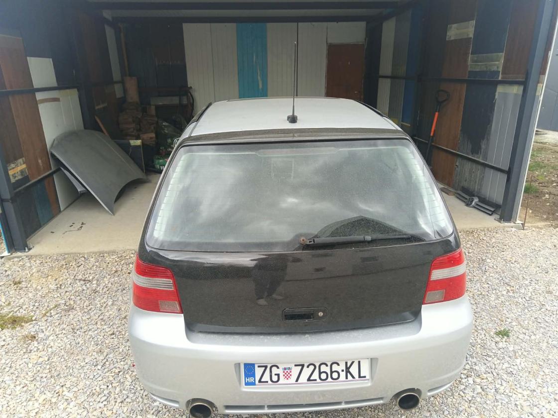 VW Golf 4 Carbon Deuren – Volledig Carbon – Straatlegaal & Motorsport - Image 2