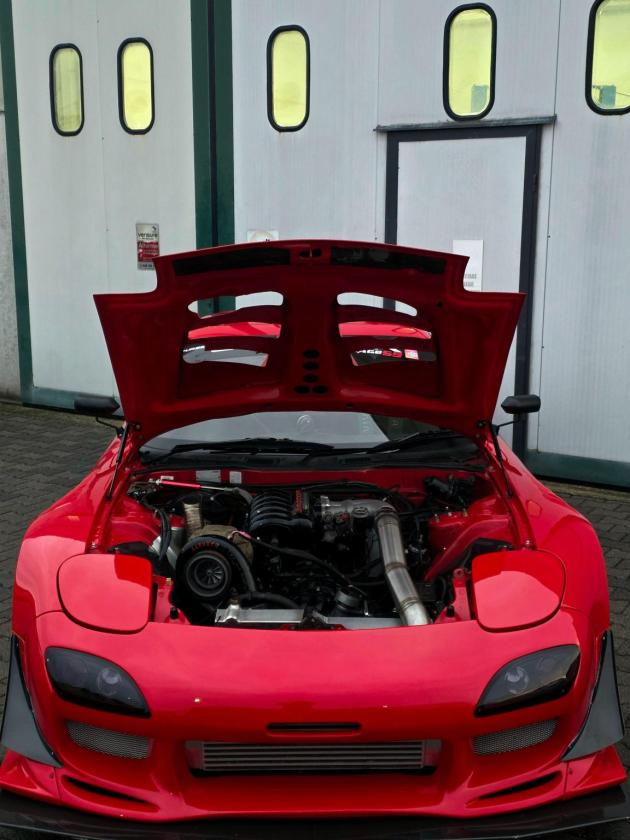 Mazda RX-7 FD3S avec moteur 20B (3 rotors)