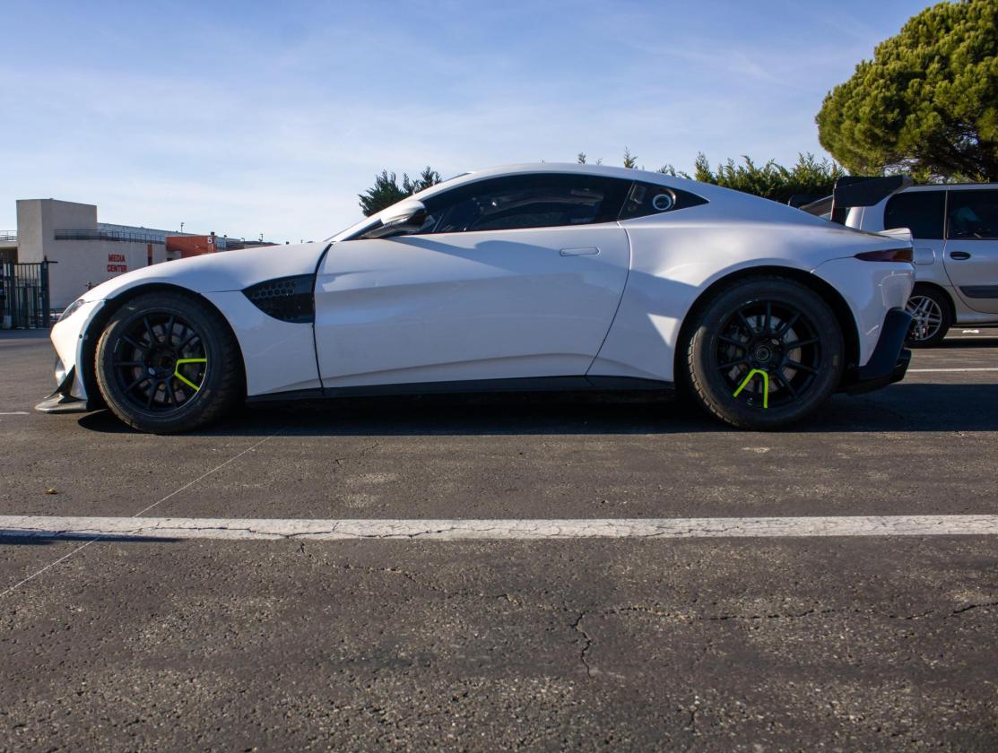 2020 Aston Martin Vantage GT4 17-A