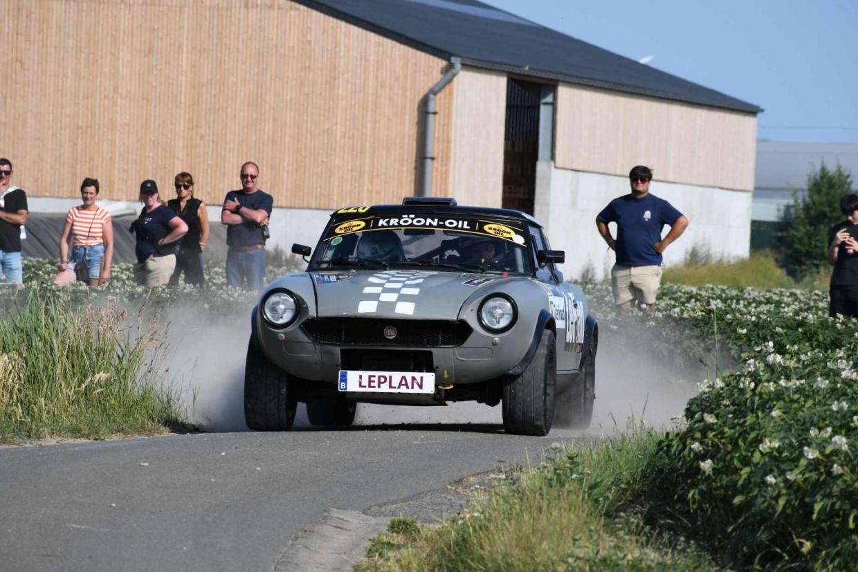 FIAT 124 SPIDER ABARTH 2.0 - Image 2