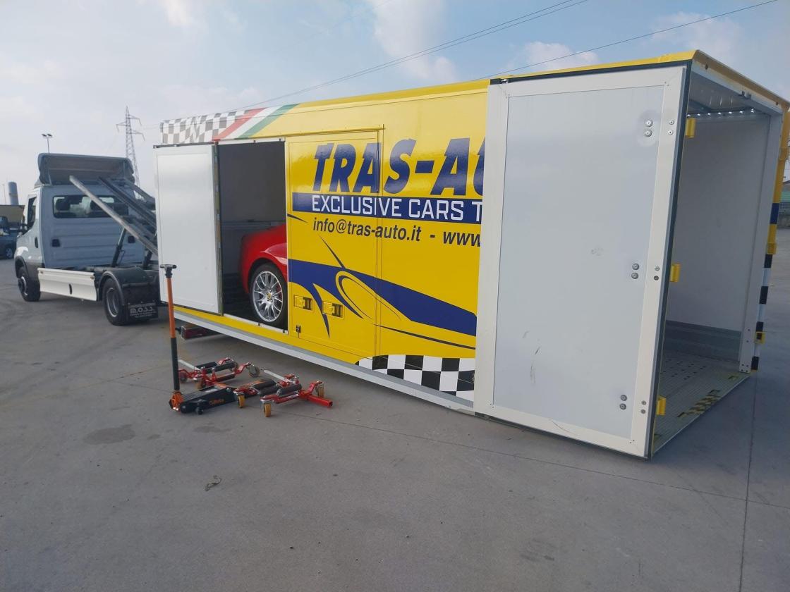 Přepravník závodních vozů Iveco Daily - Image 5
