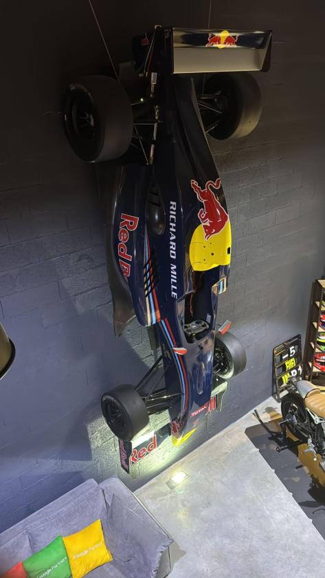 Formula Renault Red Bull Show Car - Image 2