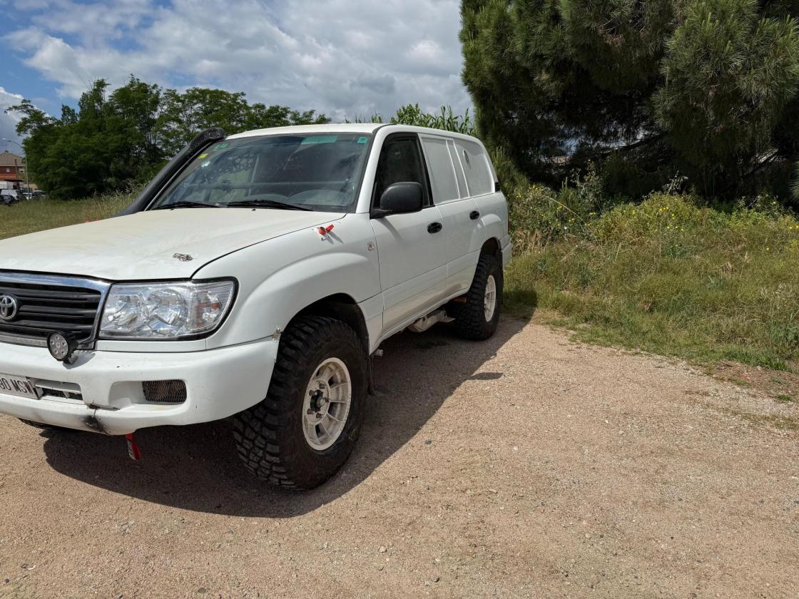 TOYOTA HDJ 100 - Image 3