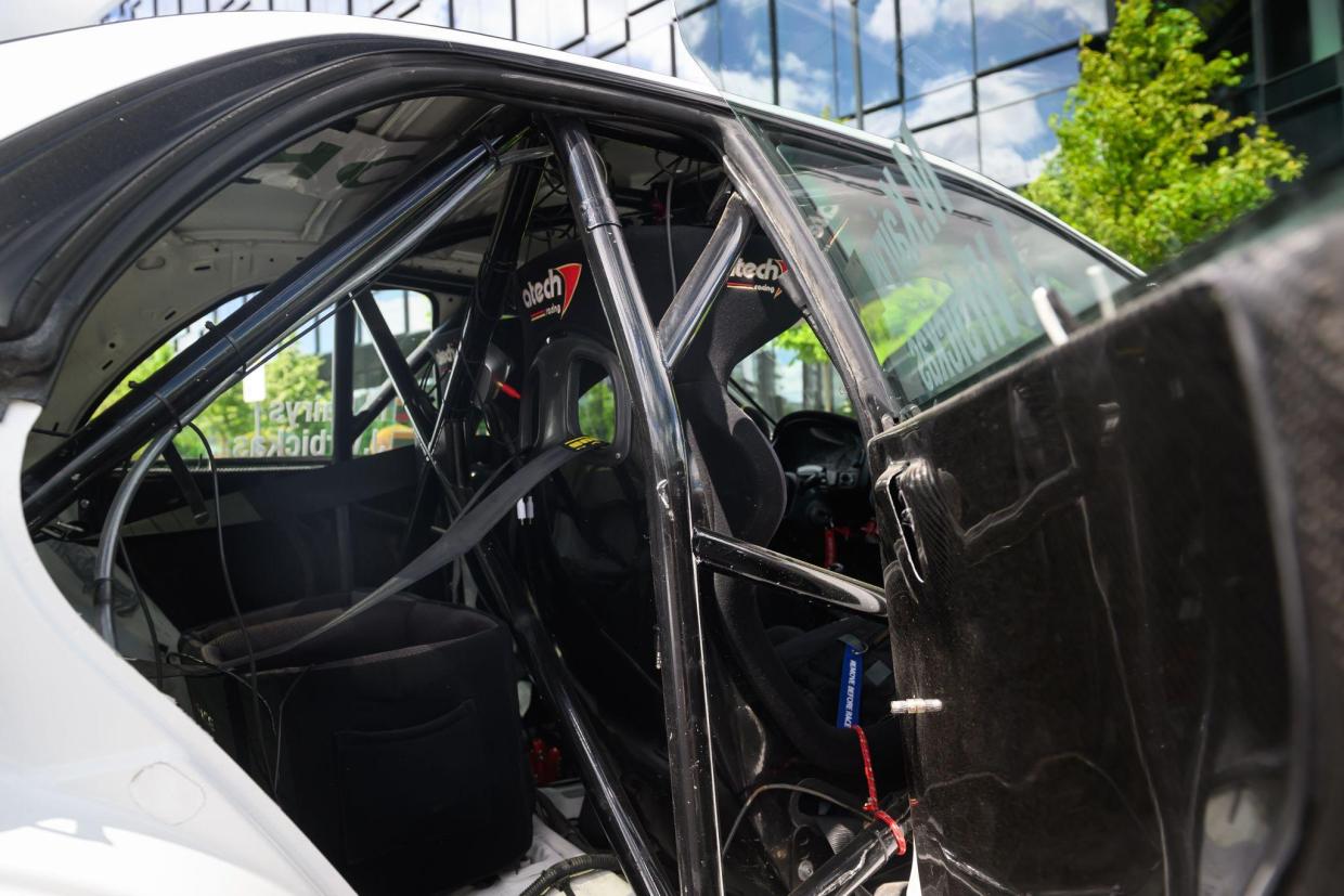 Subaru Impreza STI rally car - Image 6