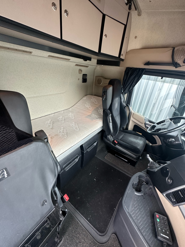 Mercedes-Benz Actros + Burgers Motorsport Transporter – Complete Race Transporter - Image 2