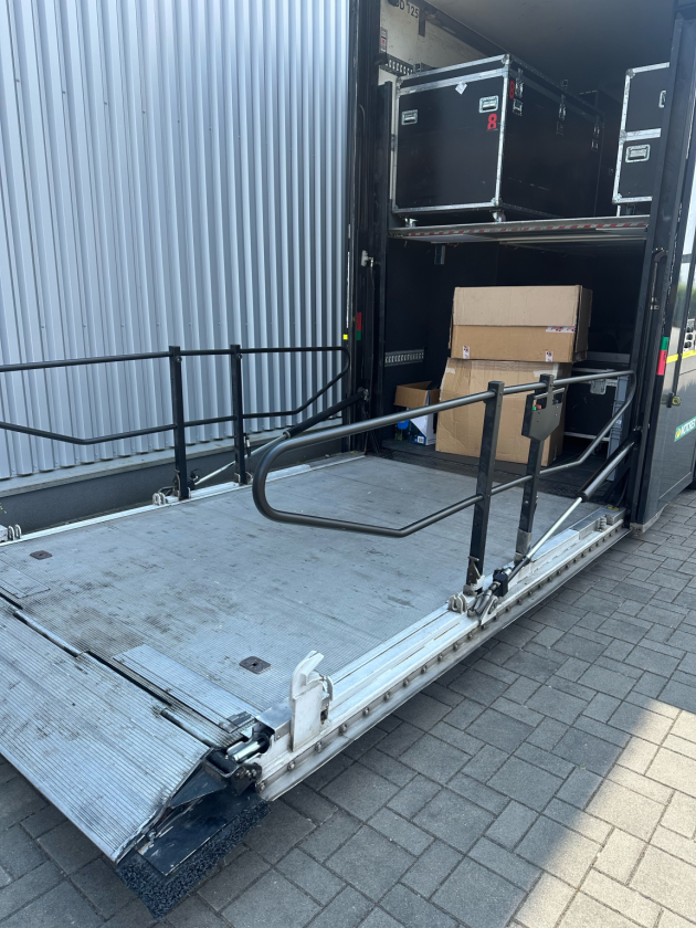 Mercedes-Benz Actros + Burgers Motorsport Transporter – Complete Race Transporter - Image 8