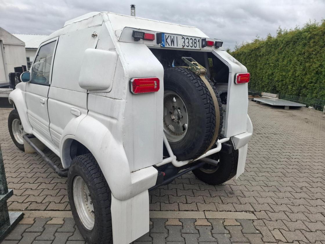 Mitsubishi Pajero II, 3.5L V6 petrol, 208hp - Image 7