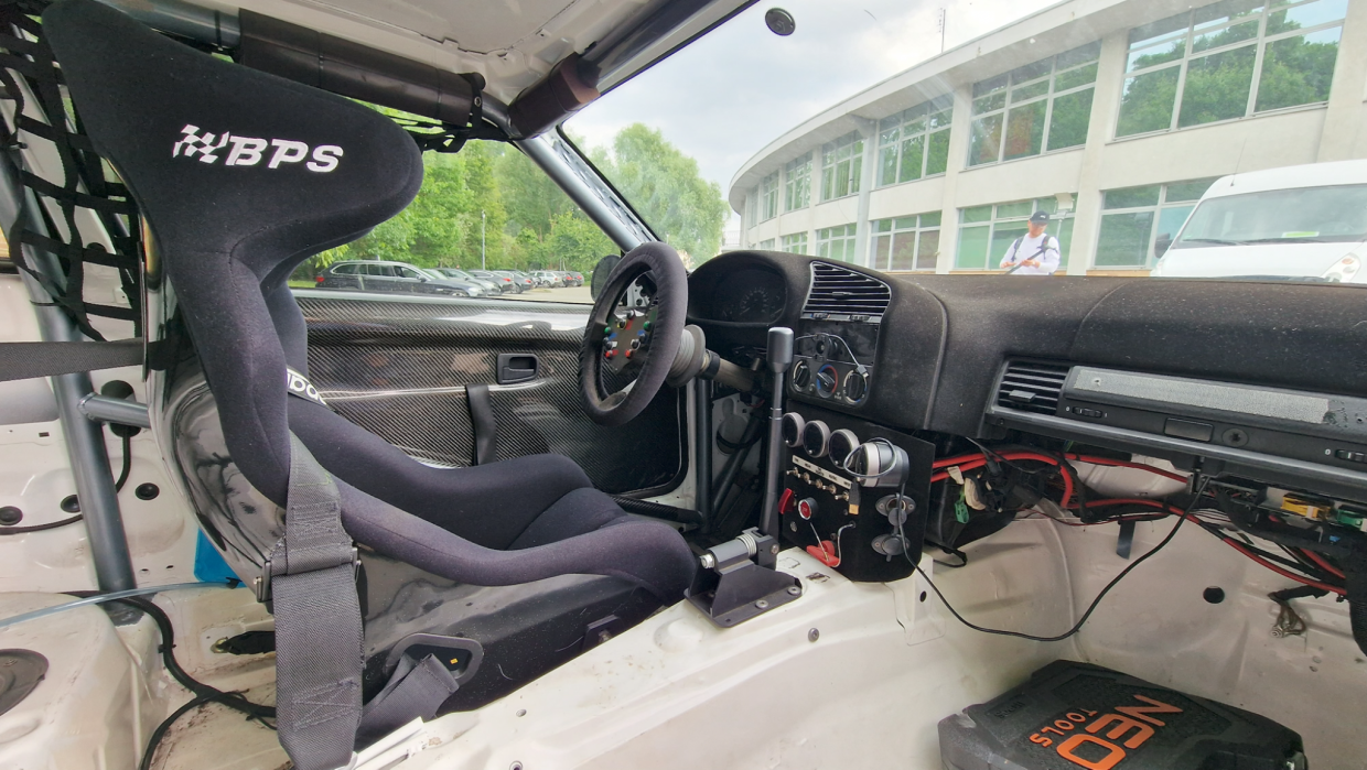 BMW 318is CUP - Image 10