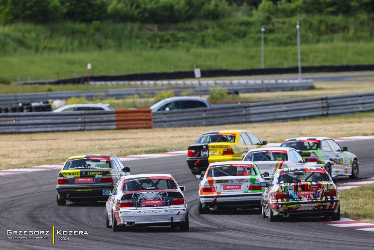 BMW 318is CUP - Image 2