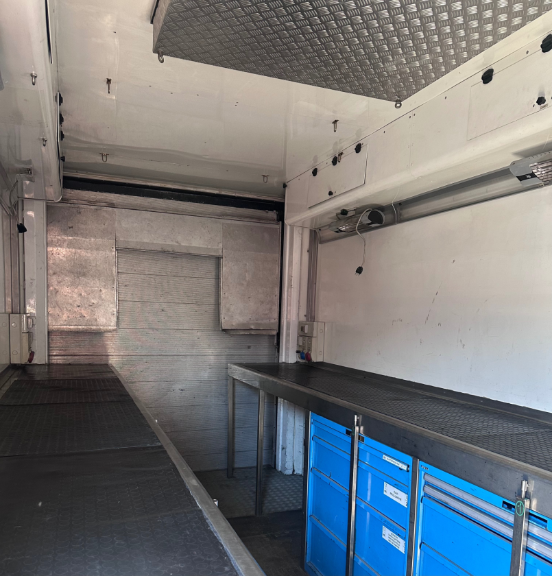 Volvo FH12 420 Rally Service Truck - Image 6