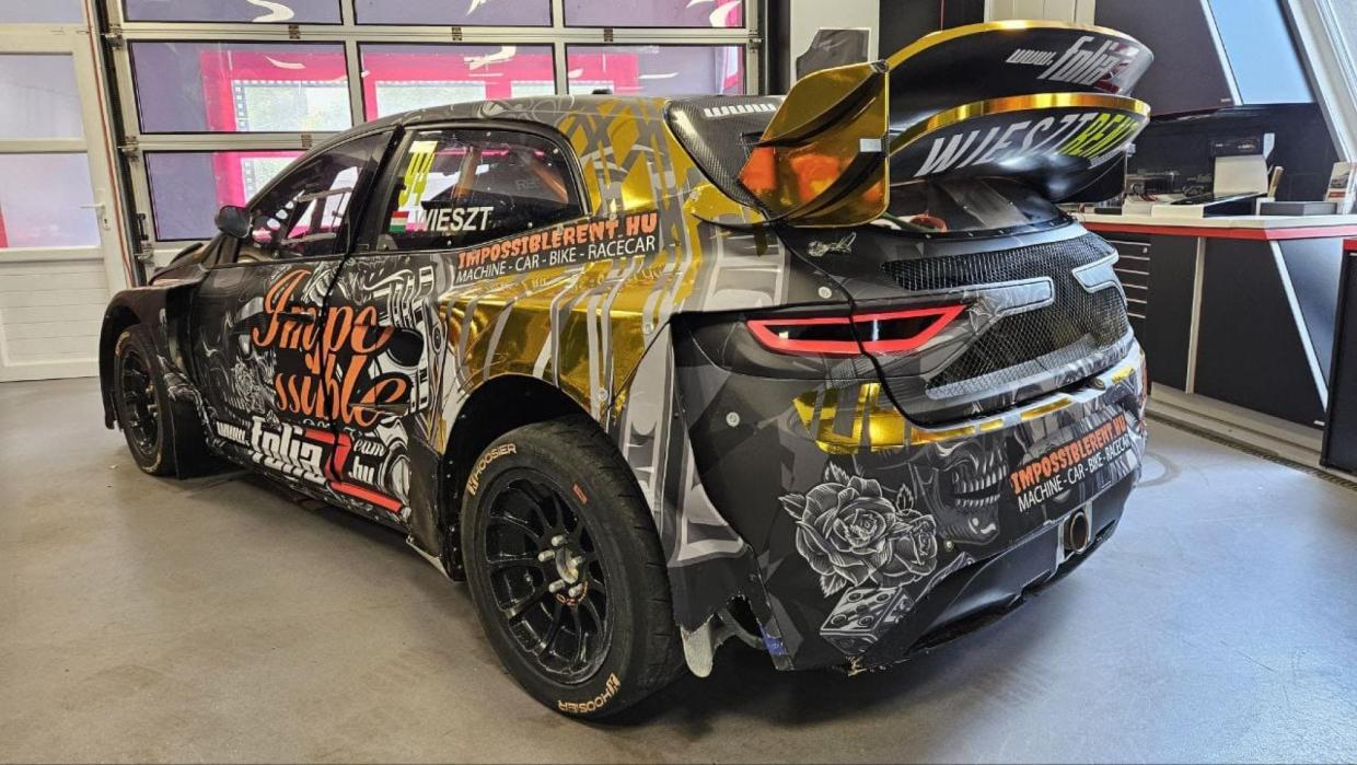 Renault Megane RS RX Prodrive Supercar - Image 3