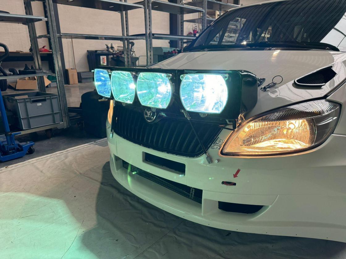 Škoda Fabia S2000 – Chassis-Nr. 49 - Image 4