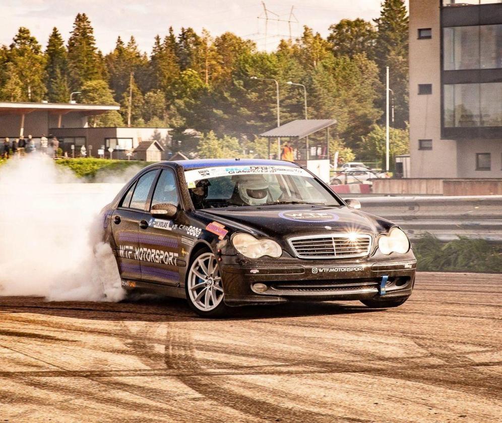 MB C500 W203 - V8 DRIFT build