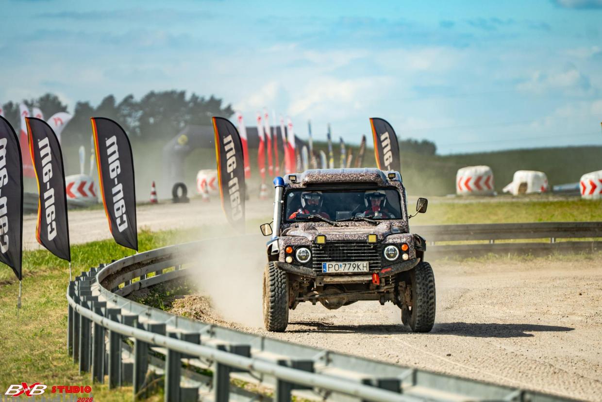 Mercedes G Tomcat Bowler King Suspension - Cross Country Baja Rally - Rent and buy - Image 3