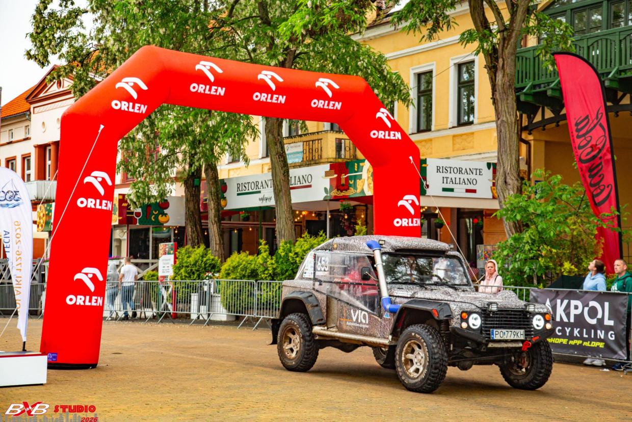 Mercedes G Tomcat Bowler King Suspension - Cross Country Baja Rally - Rent and buy - Image 4