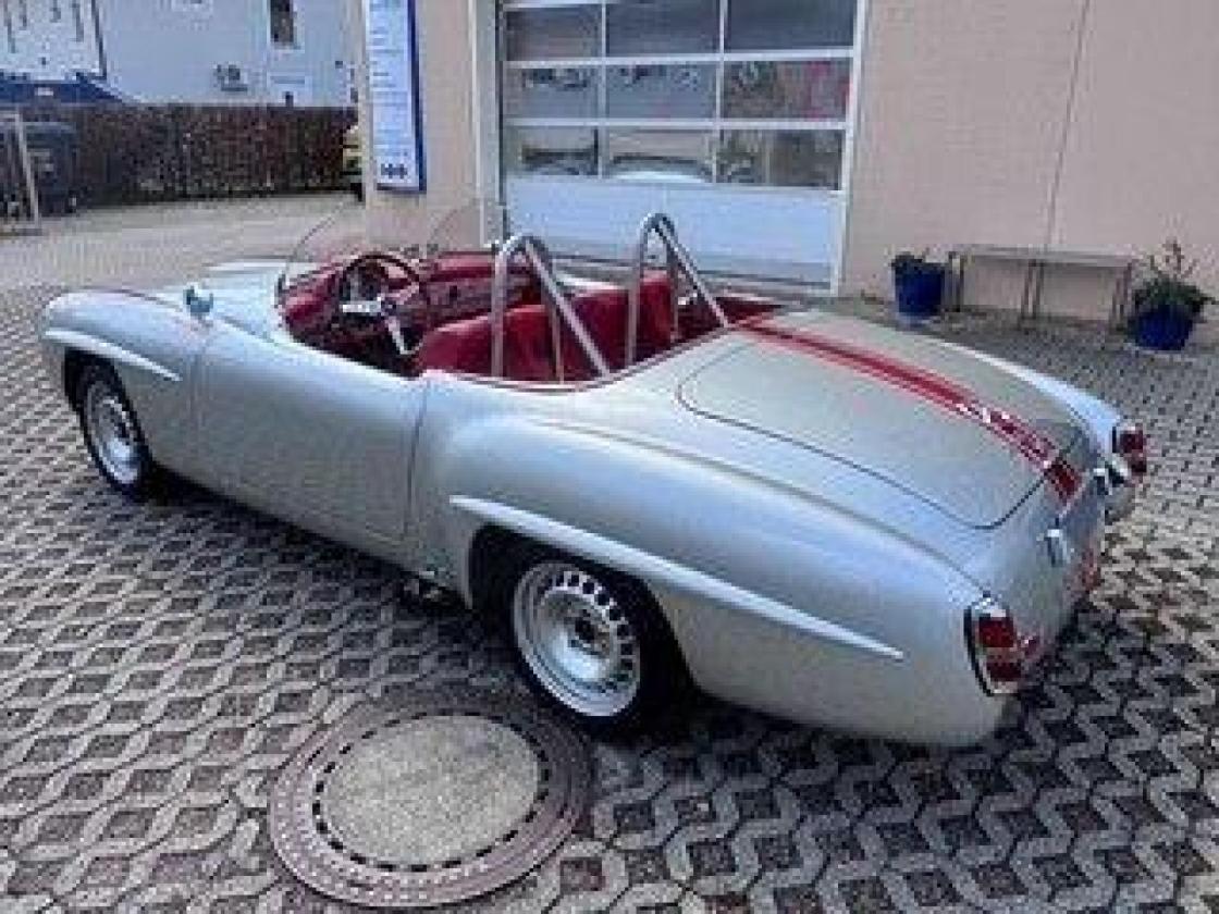 Mercedes 190SLR - Image 3