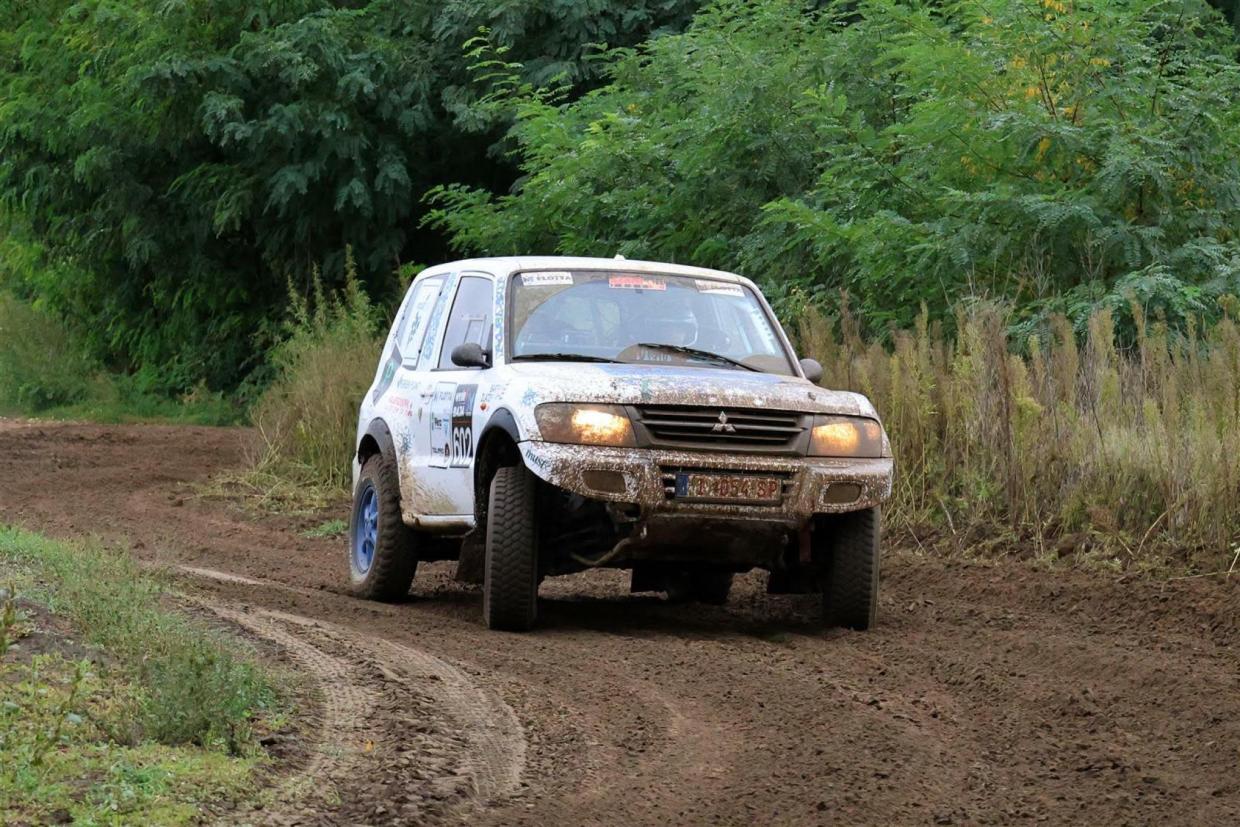 Mitsubishi Pajero 2002 - Image 2