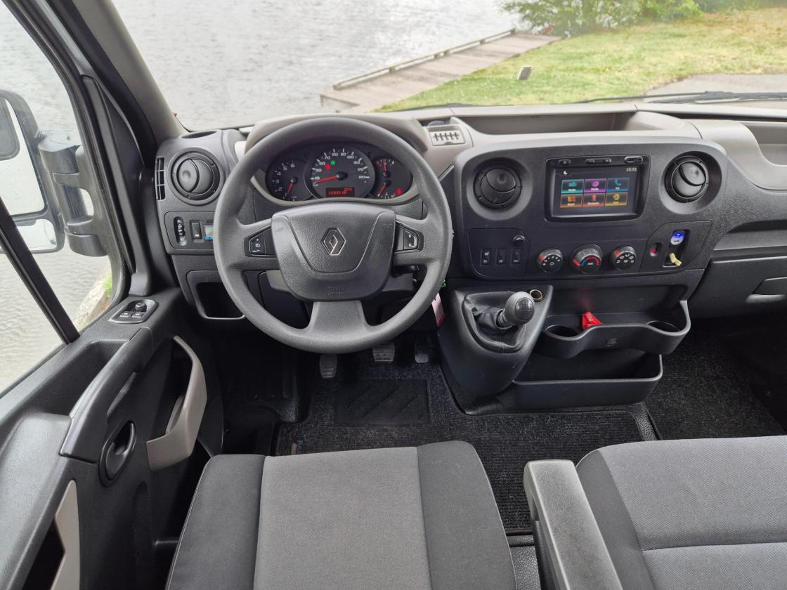 Renault Master Motorhome - Image 6