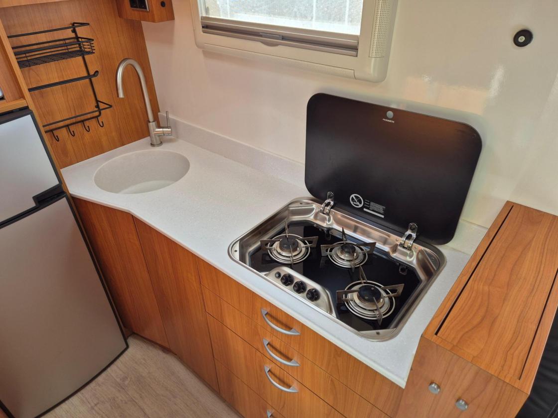 Renault Master Motorhome - Image 8