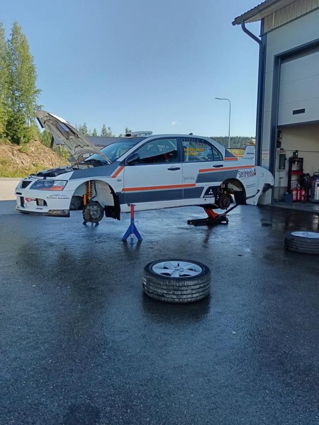 Mitsubishi Lancer Evo 9 RS - Image 6
