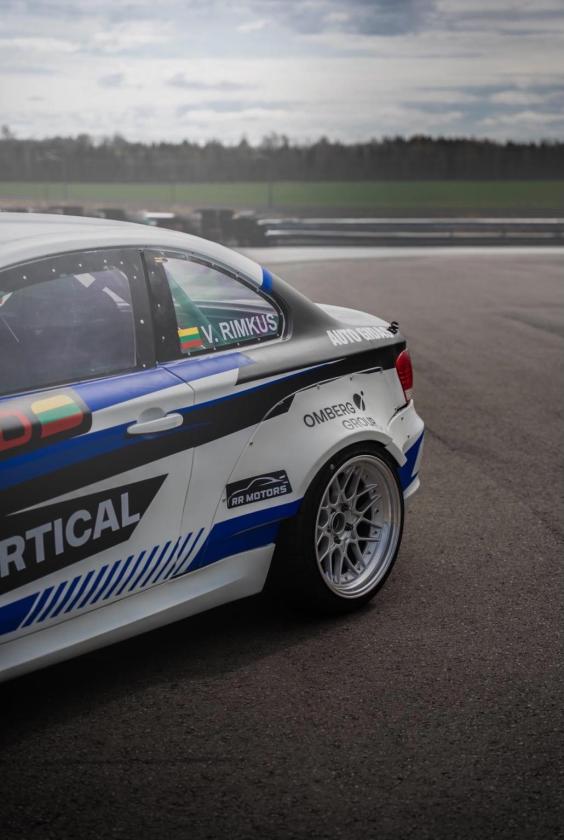 BMW 1 Series E82 – 550HP AMG V8 PRO Drift Car - Image 2